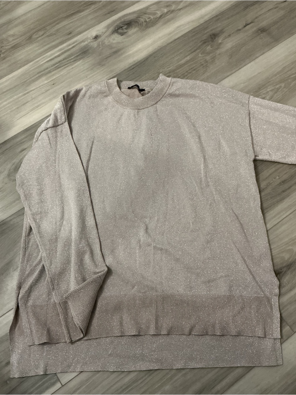 Five size medium sweaters - Picture 6 of 6